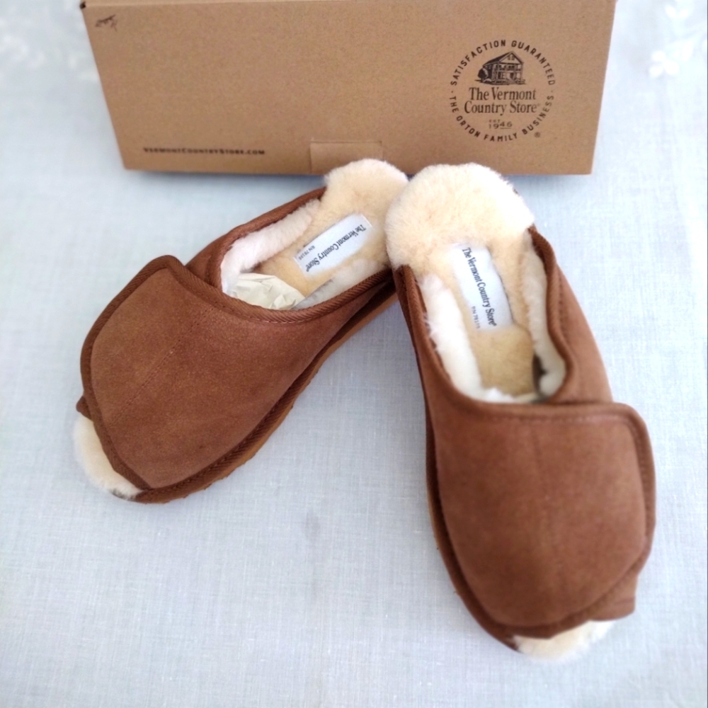 Women's Size 8 Australian Sheepskin Adjustable Slipper